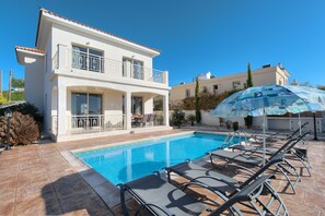 Pool - Luxury villa on mountainside with sea views and private pool. (Kathikas)