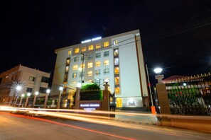 Property entrance - Classic Grande Imphal - A Member of Radisson Individuals  (Imphal)