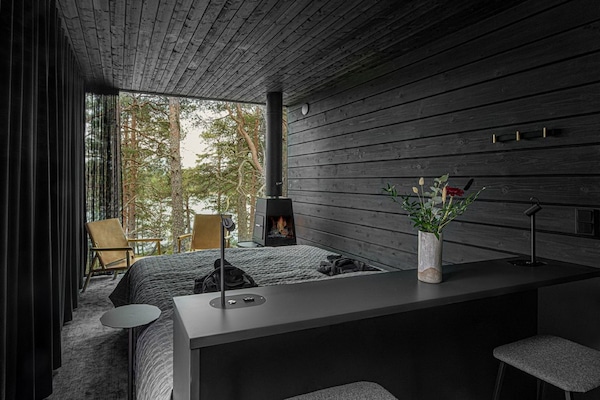 The Bergvalla | Premium bedding, minibar, in-room safe, individually decorated