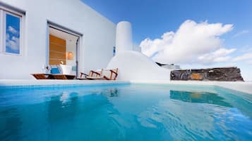 Panoramic Studio Suite, 1 King Bed, Jetted Tub, Sea View | Premium bedding, pillow-top beds, in-room safe, individually decorated