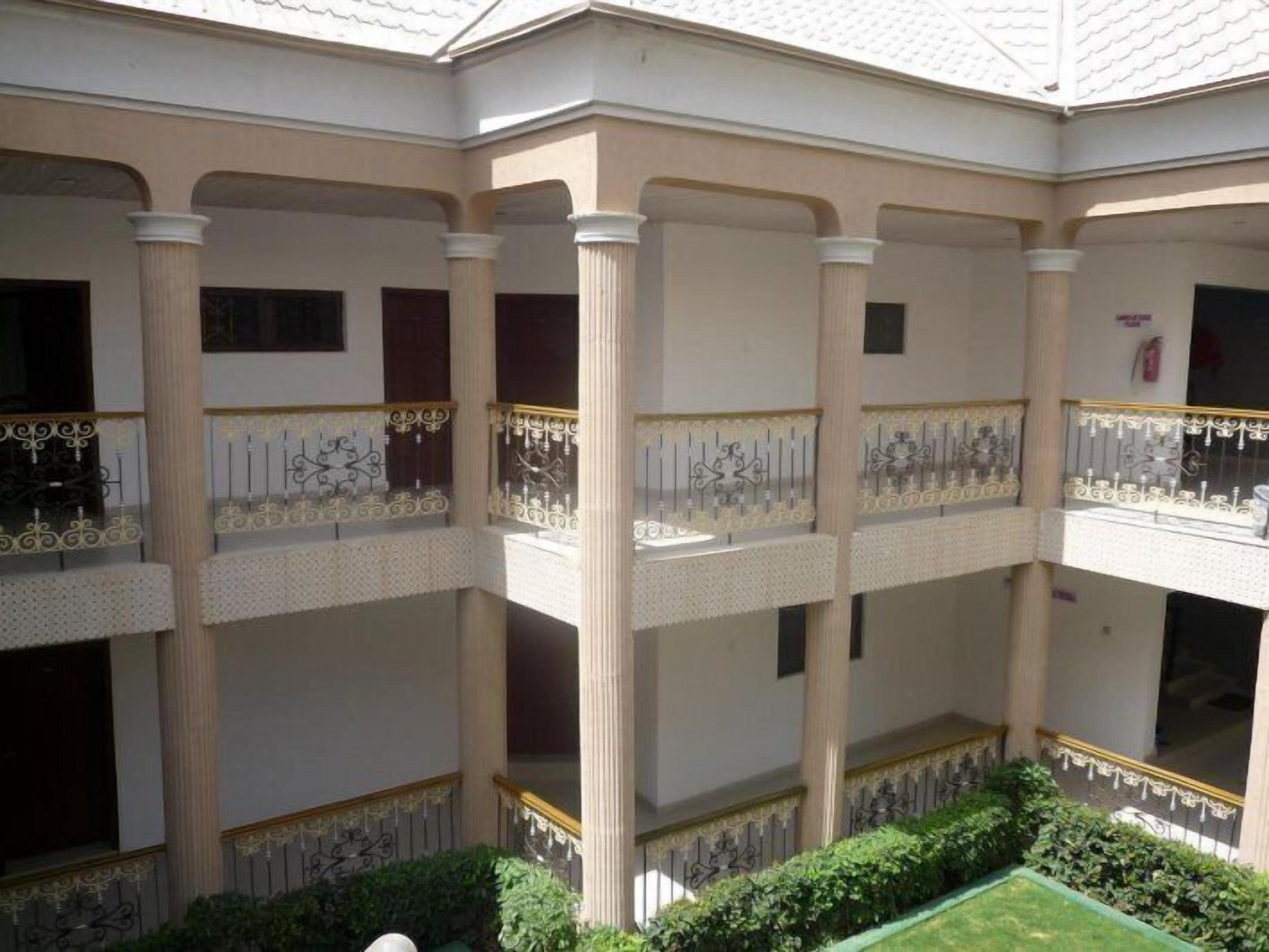 handrails in stairways