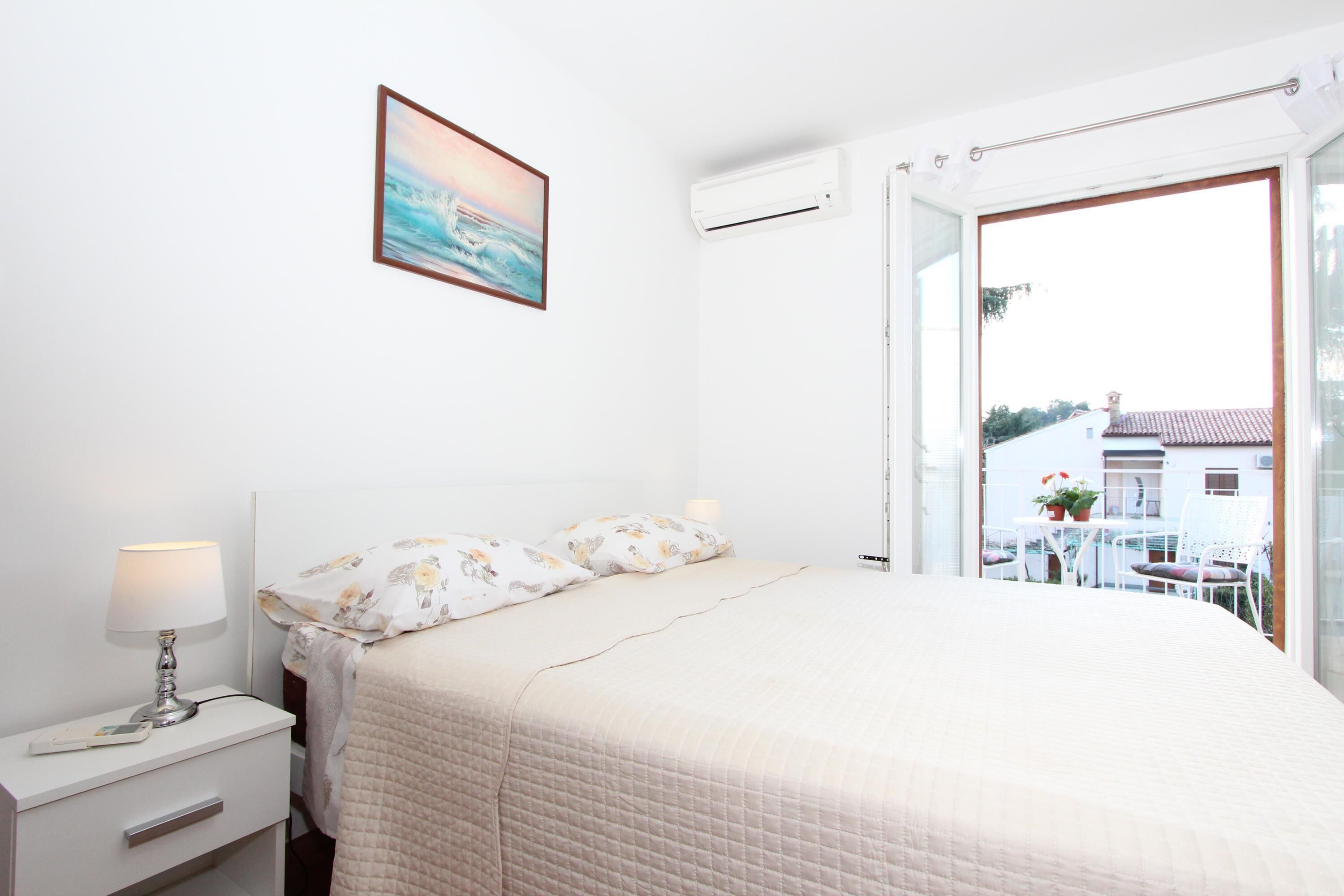 Estudio, 1 cama matrimonial, balcón | Área de sala de estar