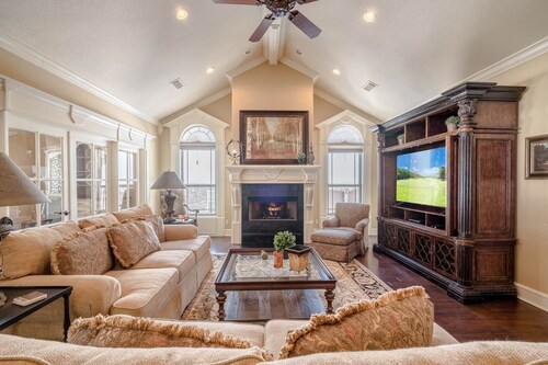 Golf Course, Enormous Porch, 2 Living Areas, Easy Access, 6 Beds, large 
BR's