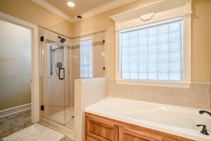 花灑/浴缸組合、按摩浴缸、風筒、提供毛巾