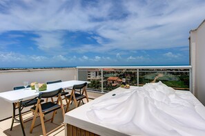 Dúplex familiar | Restaurante al aire libre