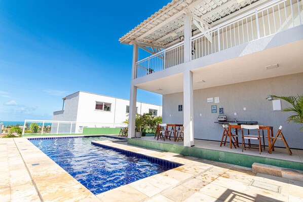Family Duplex | Pool