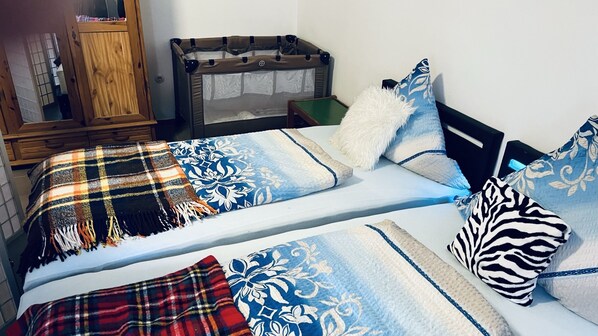 1 habitación, escritorio, wifi gratis y ropa de cama 