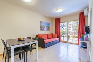TV - Apartments in Cambrils near the beach (Cambrils)