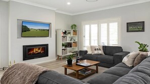 Smart-tv, eldstad, Netflix och streamingtjänster