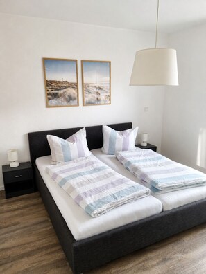 1 bedroom, travel crib, WiFi (free), bed sheets
