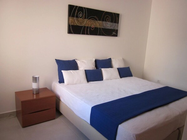 1 chambre, fer et planche à repasser, Wi-Fi gratuit, draps fournis