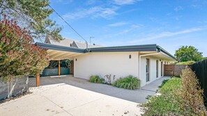 Exterior - Within Oceans Reach - pet friendly with free WIFI (Cape Woolamai)