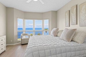 2 makuuhuonetta, silitysrauta/-lauta, ilmainen Wi-Fi, vuodevaatteet