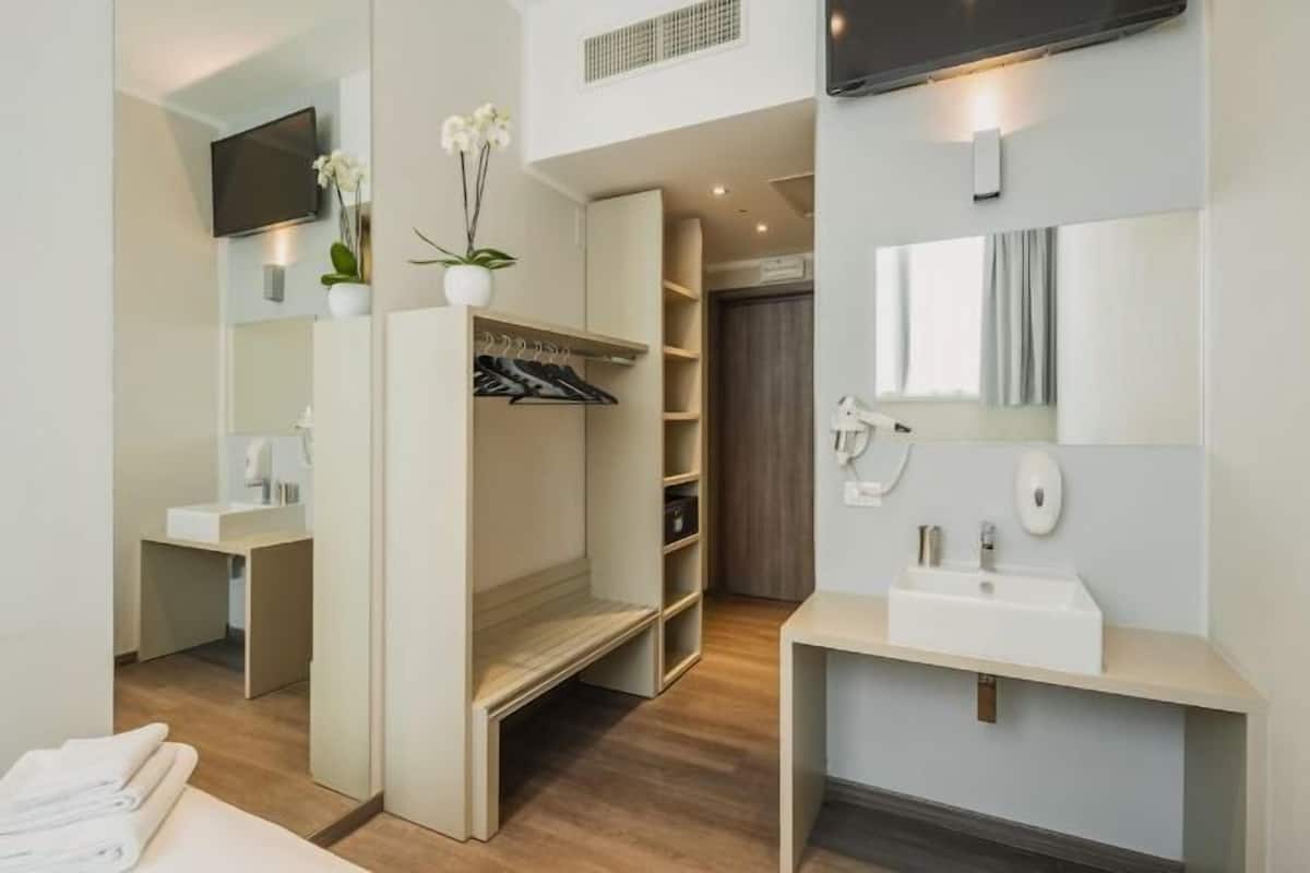 In-room safe, desk, laptop workspace, blackout curtains