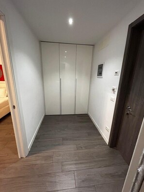Studio Seminterrato | In-room safe, desk, laptop workspace, blackout drapes - Fasthotel Linate (Segrate)