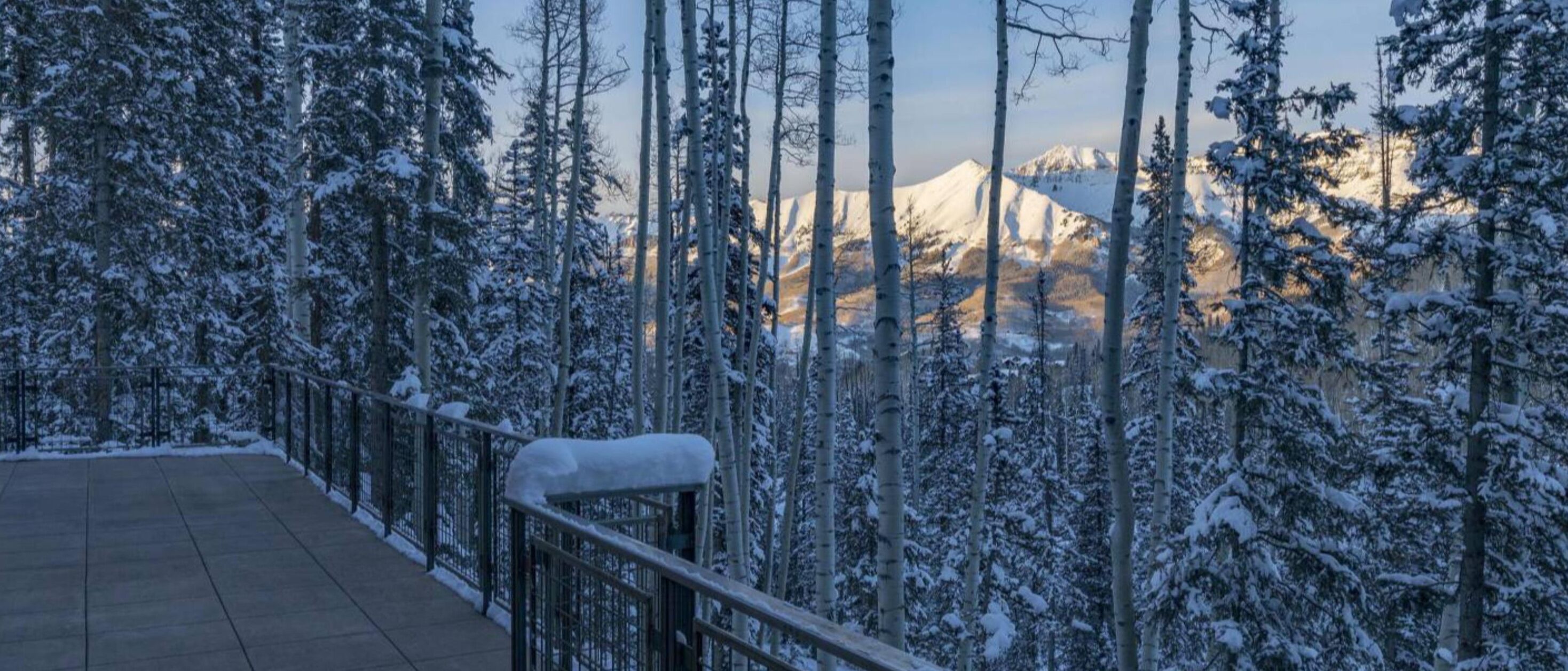 House, 5 Bedrooms | Balcony