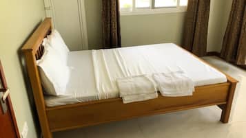 2 chambres, fer et planche à repasser, accès Internet, draps fournis