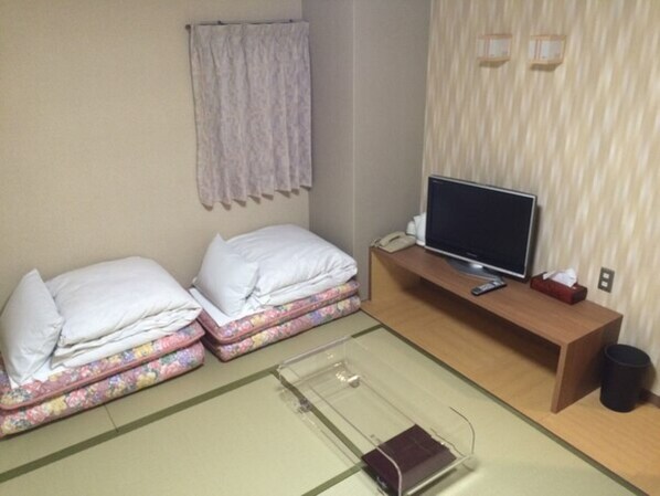 1 slaapkamer, een bureau, een strijkplank/strijkijzer, gratis wifi