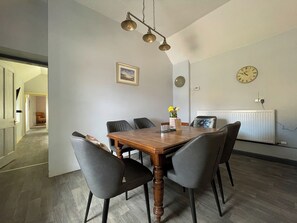 Dining - 3 bedroom accommodation in Corran, near Arnisdale (Corran, near Arnisdale)