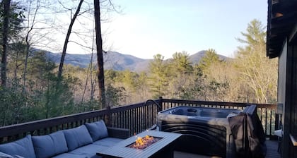 Swann's View - Remodeled cabin with amazing mountain views!