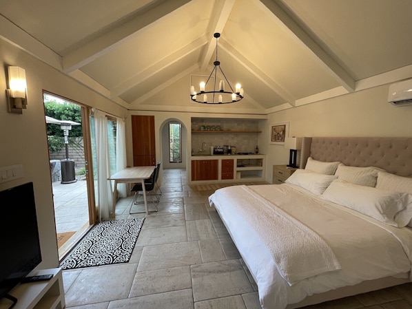 1 bedroom, iron/ironing board, free WiFi, bed sheets