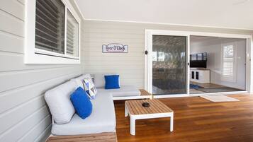 Télévision, Netflix, lecteur de DVD, services de streaming