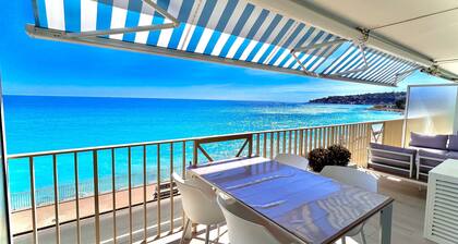 LUXURIOUS 2-ROOM DESIGNER APARTMENT ON THE SEAFRONT.