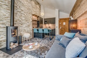 Smart TV, fireplace, books