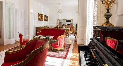 "Le Rose di Nonna Maria", luxury apartment in the city center