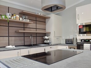 Dishwasher - 3 bedroom accommodation in Landford, near Salisbury (Landford, near Salisbury)