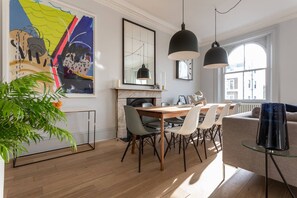 Interior - Talbot Road VI by onefinestay (London)