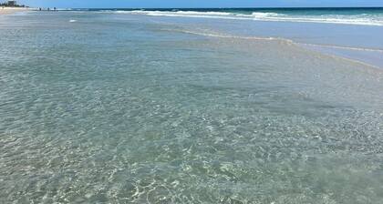 Island Beach Cottage: Your Zen Retreat by the Sea