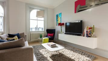 Apartment (2 Bedrooms) | Living area