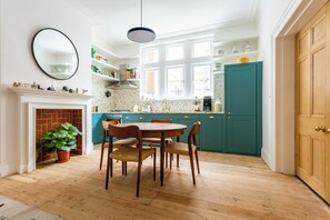 Dining - Hereford Road IV by Onefinestay (London)