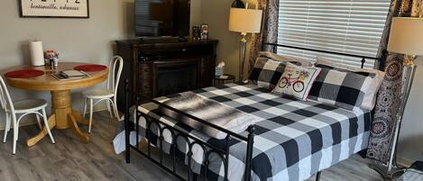 1 chambre, bureau, fer et planche Ă repasser, accĂšs au Wi-Fi (inclus)