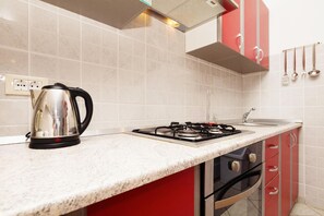Refrigerador, microondas, horno, placa de cocina