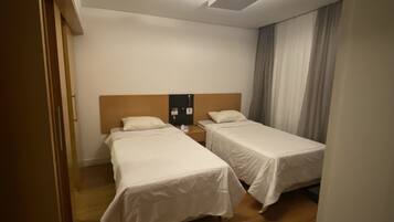 1 bedroom, desk, free WiFi, bed sheets