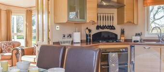 2 bedroom accommodation in Pwllheli