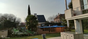 Large house with heated swimming pool, near Paris, Vexin and Châteaux (Versailles)