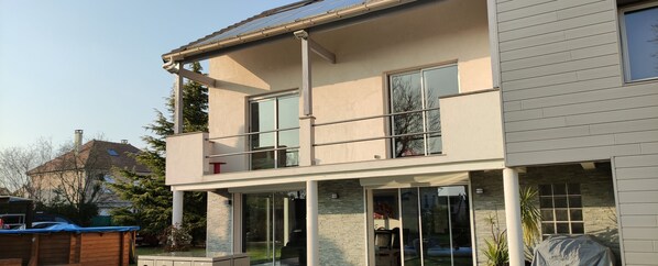 Exterior - Large house with heated swimming pool, near Paris, Vexin and Châteaux (Versailles) (Herblay)