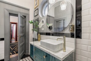 Bathroom - The Great Gatsby (Bucharest)