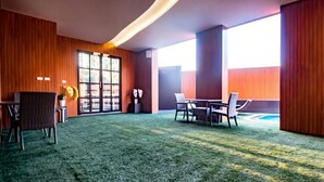 Outdoor dining - The Y Boutique Hotel (San Sai)