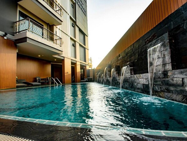 Pool - The Y Boutique Hotel (San Sai)