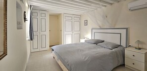 5 bedrooms, desk, iron/ironing board, travel crib - La Villa L'oranger - Spacieuse et Magnifique villa au cœur de la Provence Verte (Lorgues)