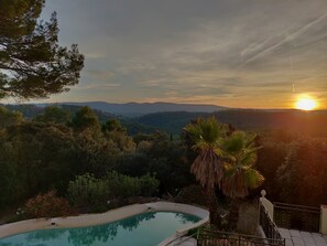Outdoor pool - La Villa L'oranger - Spacieuse et Magnifique villa au cœur de la Provence Verte (Lorgues)