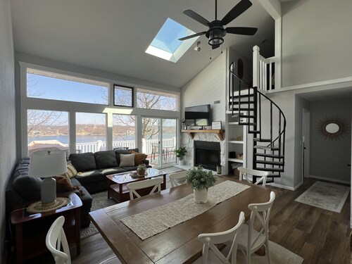 Beautifully Updated 3 BR Condo with Amazing Lake Views, Pool and Dock