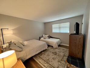 3 bedrooms, iron/ironing board, free WiFi, bed sheets