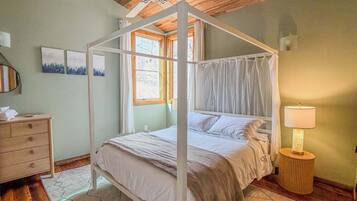 2 slaapkamers, een strijkplank/strijkijzer, wifi, beddengoed