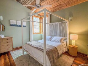 2 多间卧室、熨斗/熨衣板、WiFi、床单