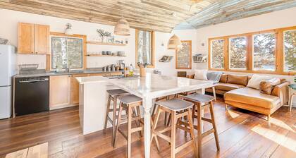 Lakefront Hygge: Dock|Marine Hammock|Screen Porch